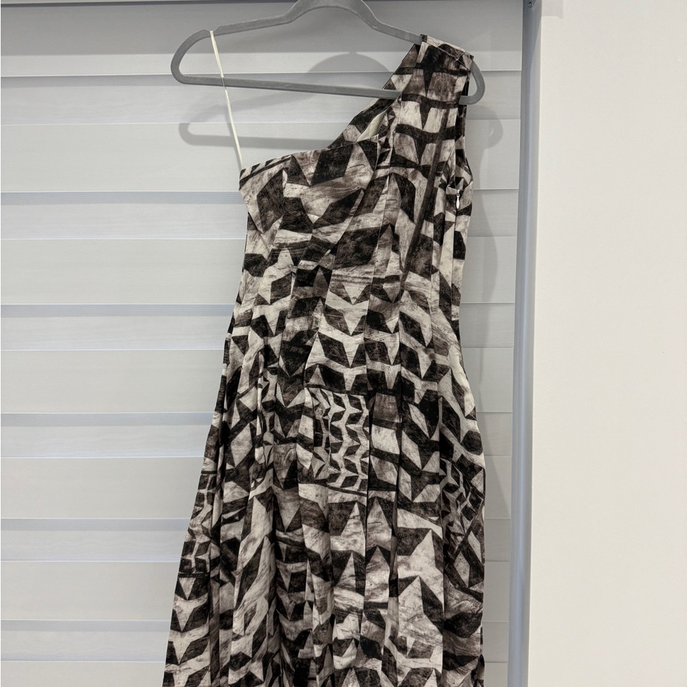 Stylish One-Shoulder Black and White Dress